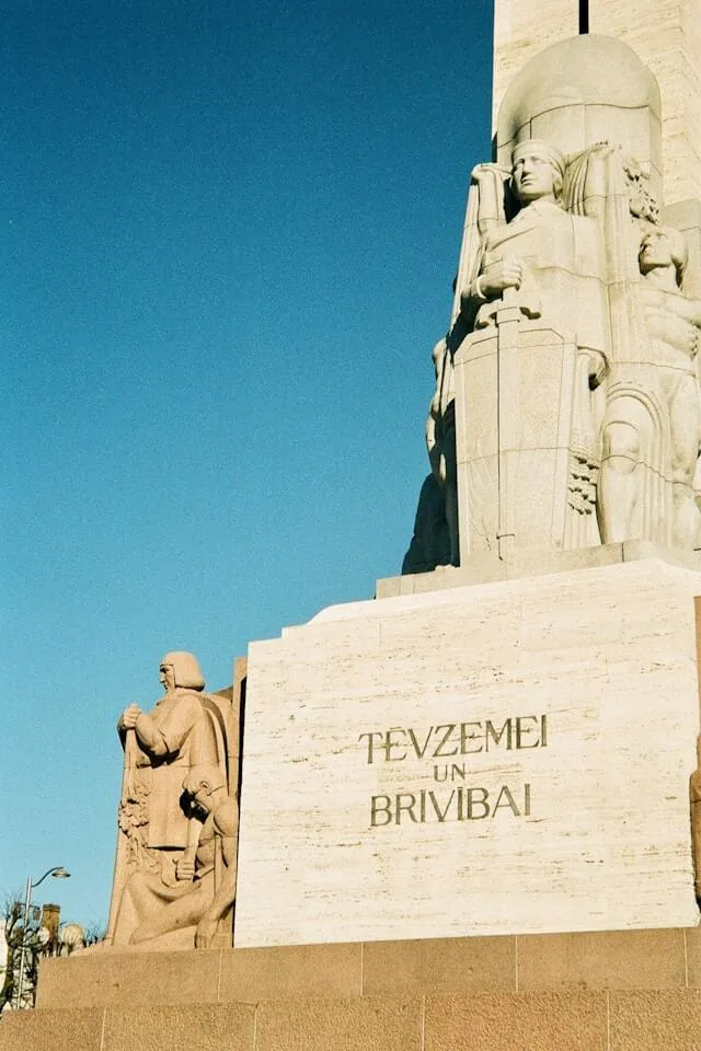monumento-libertad-letonia